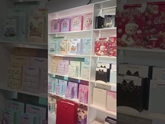 Nhà máy giấy bọc hoa và đồ dùng cho bữa tiệc của Hunan Famous Trading Co., Ltd.