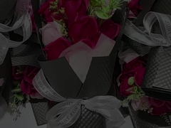 Những bó xà phòng hoa hồng giả, quà tặng sáng tạo cho Ngày của Mẹ, Ngày Valentine và Chris.