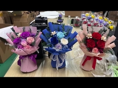 Ngày Valentine, một bó hoa hồng bất tử và hoa băng xanh băng giá cho bạn gái và bạn thân nhất của bạn