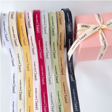Giá tốt. Độ bền cao và màu sắc rắn trang trí một mặt polyester gift wrap ribbon với kỹ thuật dệt trong màu sắc tùy chỉnh trực tuyến