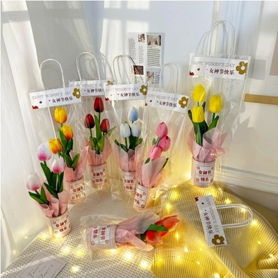 Giá tốt. Mô phỏng PU Tulip Hug Bucket Cute Wool Flower Hug Blessing Gift Creative Festival Holiday Gift Wholesale trực tuyến