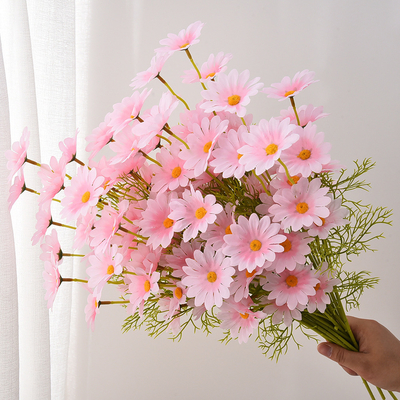 Giá tốt. Chamomile và Daisy Simulation Hoa phòng khách trang trí nhà trang trí nhiếp ảnh đồ trang trí đám cưới hoa cầm tay hoa giả tạo hoa tiên tiến tạo hoa trực tuyến