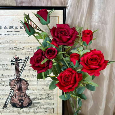 Giá tốt. 2-Forked Rose Imitation Bouquet Truyền thống Hoa cưới cao cấp chạm hoa lụa kết thúc trang trí phòng khách trang trí bán buôn trực tuyến