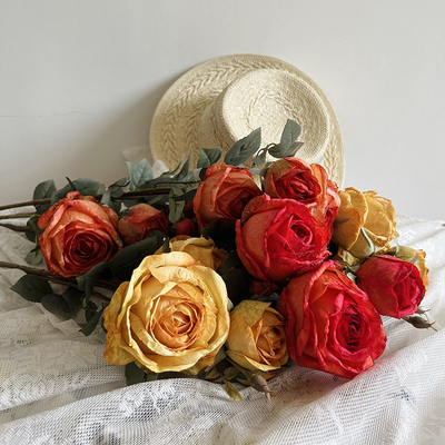 Giá tốt. Rose mô phỏng hoa giả bàn ăn, bàn cà phê trang trí bó hoa, cảm giác cao cấp, cạnh đốt cháy trang trí hoa nhân tạo châu Âu, phòng khách hoa lụa trực tuyến