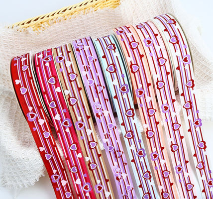 Mua Ribbed Love Ribbon Cake Box Colorful Bouquet Gift Packaging Wedding Decoration Candy Box Colorful Ribbon - Hình ảnh của một chiếc hộp bánh sản xuất trực tuyến