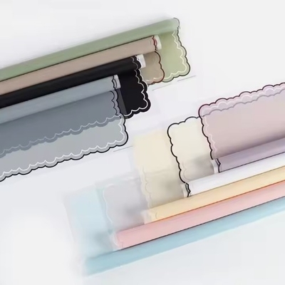 Giá tốt. Giấy bọc hoa đông lạnh với đường sóng Bao bì quà tặng Bọc quà chống nước trực tuyến