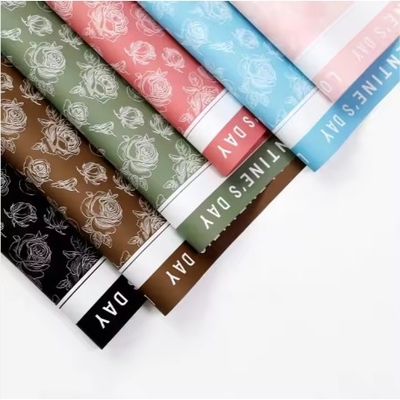 Giá tốt. Bột hỗn hợp trực tiếp 50g giấy bọc hoa chống nước với thiết kế bó hoa in hoa hồng trực tuyến