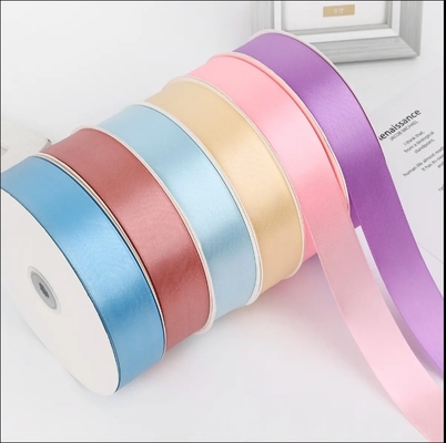 Giá tốt. Hai mặt và một mặt satin Ribbon Roll cho gói quà tặng tùy chỉnh khách hàng trực tuyến