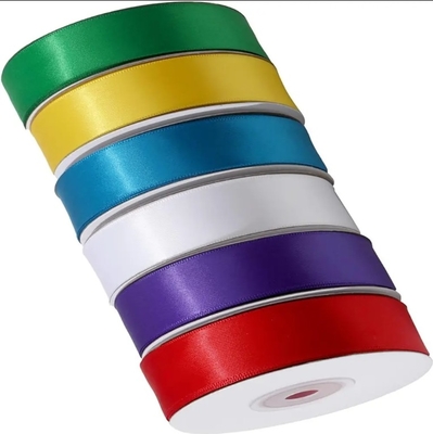Giá tốt. Nhà máy bán buôn Liston Satin Ribbon Roll Solid Color Decorative Polyester Ribbon Tapes cho gói quà tặng trực tuyến
