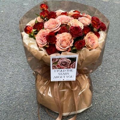 Giá tốt. Phim gel màu, hoa hoa cellophane tinh thể trong suốt, giấy bọc hoa tươi, phim OPP, vật liệu bọc nghệ thuật hoa chống nước trực tuyến