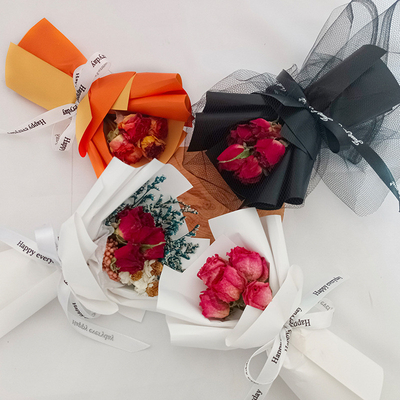 Giá tốt. INS Style Creative Mini Bouquet Hoa hồng màu đỏ tự nhiên Hoa khô Lễ hội cưới Món quà 520 Tình yêu kỷ niệm Ngày nhân dân trực tuyến