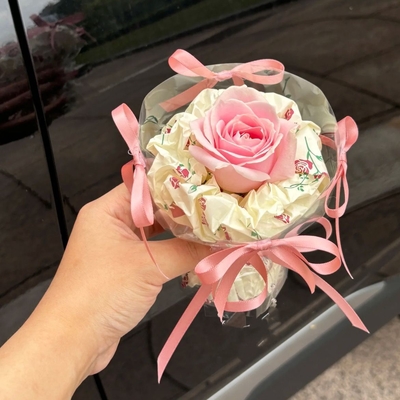 Giá tốt. Trong màu sắc kẹo mê hoặc bạn, bó hoa nhỏ hoa nhân tạo, hoa xà phòng, sản phẩm hoàn thiện, lãng mạn đáng ngạc nhiên, thủ công, gian hàng, bán buôn và bán lẻ trực tuyến