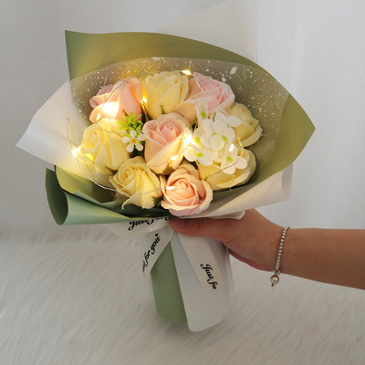 Giá tốt. Hoa hồng quà tặng sáng tạo xuyên biên giới, bó hoa cầm tay, Ngày Valentine, Lễ hội Qixi, Ngày của mẹ, quà sinh nhật, bán buôn xà phòng và hoa trực tuyến