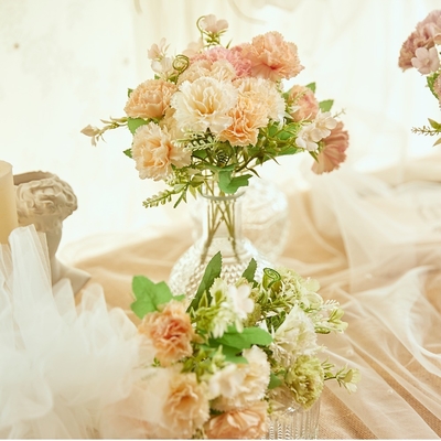 Giá tốt. Hoa mô phỏng hoa cẩm chướng Dòng màu mùa xuân Hoa tay cầm nhỏ Hoa giả Ngày của Mẹ Trang trí mềm mại tươi mới Hoa lụa Bán chạy xuyên biên giới hoa nhân tạo trực tuyến