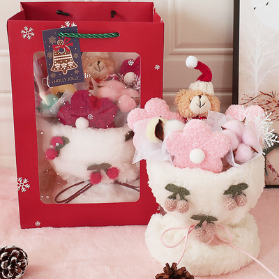 Ngày Valentine và quà Giáng sinh cho bạn gái và người bạn thân nhất của bạn: thiết lập một gian hàng với búp bê, bó hoa, đồ chơi bông hoa thủ công và quà hoa