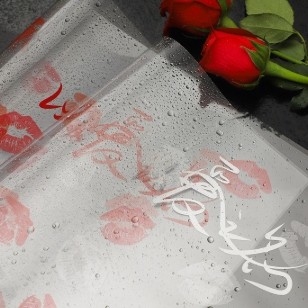 Giá tốt. Giấy gói hoa chống thấm nước nhiều màu sắc hoàn hảo cho tình yêu và người bán hoa trực tuyến
