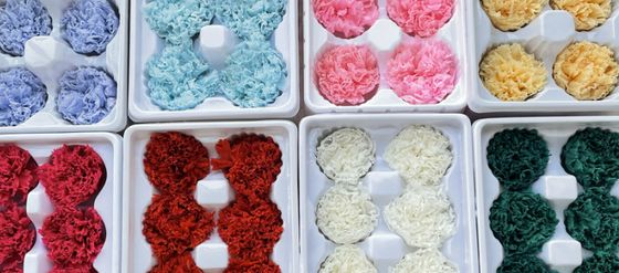 Giá tốt. Bàn ăn bằng satin với dập vàng trực tuyến