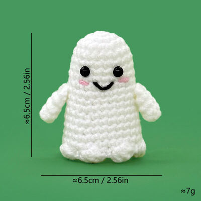 Giá tốt. Sản phẩm bán buôn OEM Ứng dụng Halloween Crochet Ghost Doll thủ công tay đan Amigurumi hồn ma tích cực với mũ phù thủy & Thẻ tin nhắn hài hước trực tuyến