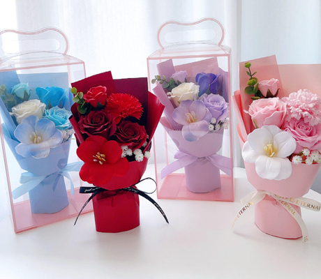 Giá tốt. Bó hoa xà phòng nhân tạo với hộp quà trong suốt được bảo quản Hoa hồng cẩm chướng cho ngày của mẹ Quà tặng ngày lễ tình nhân trực tuyến