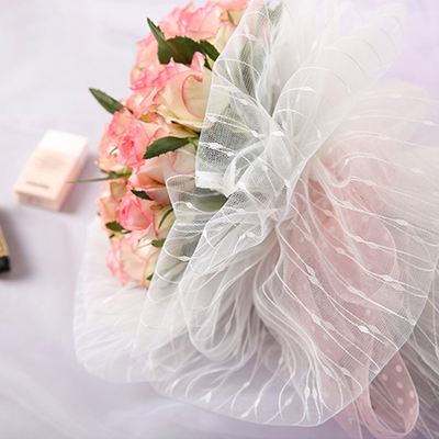 Giá tốt. Sọc Deco Florist Bọcping Paper 50cmx10Y Polyester Mesh Roll With Dot trực tuyến